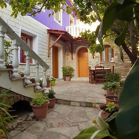 Guesthouse Hlias Gloria Berat Exterior photo