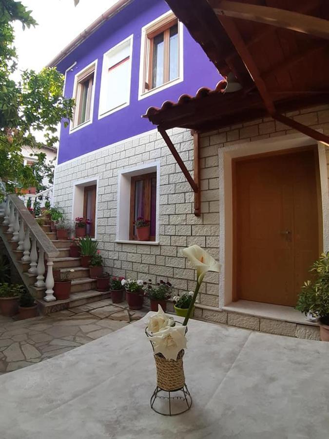 Guesthouse Hlias Gloria Berat Exterior photo