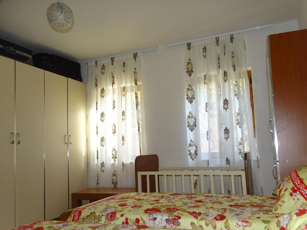 Guesthouse Hlias Gloria Berat Exterior photo